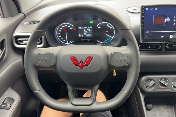 Used Wuling Hongguang New Energy 2024 All-Electric Model 300KM Practical Version Interior 3