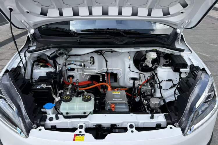 Used Wuling Hongguang New Energy 2024 All-Electric Model 300KM Standard Version Interior 7