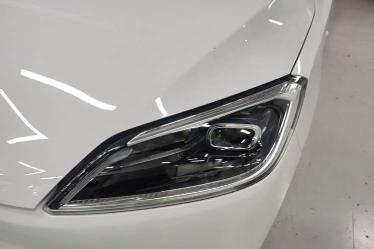 Used Wuling Hongguang New Energy 2024 All-Electric Model 300KM Standard Version Left Front Headlight