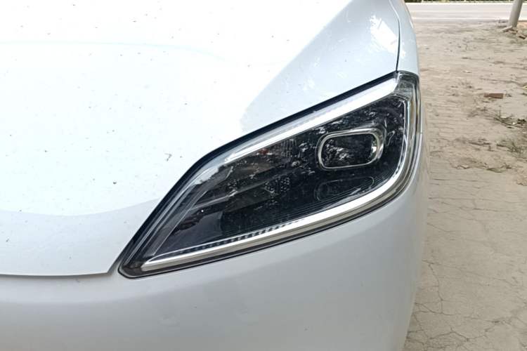 Used Wuling Hongguang New Energy 2024 All-Electric Model 300KM Standard Version Left Front Headlight