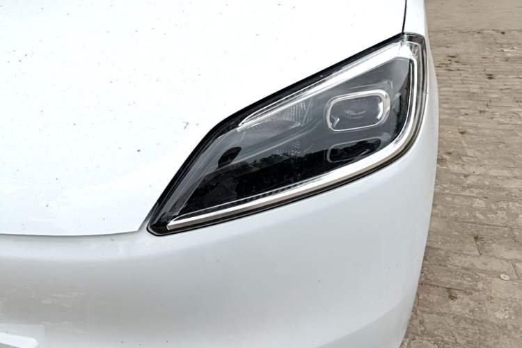 Used Wuling Hongguang New Energy 2024 All-Electric Model 300KM Standard Version Left Front Headlight