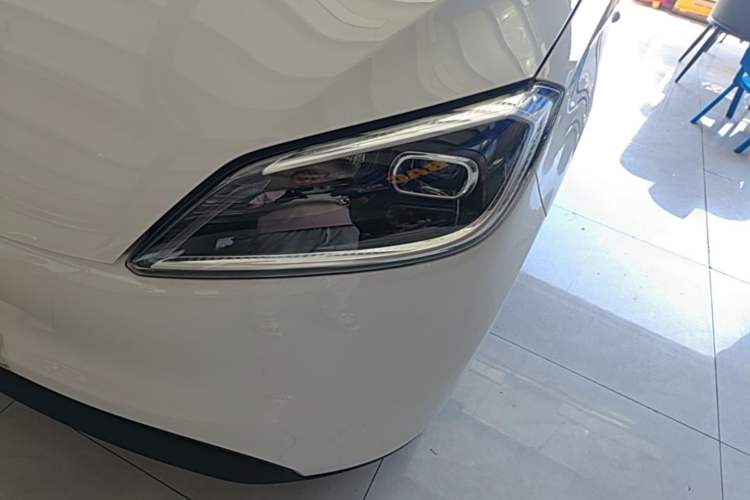 Used Wuling Hongguang New Energy 2024 All-Electric Model 300KM Standard Version Left Front Headlight