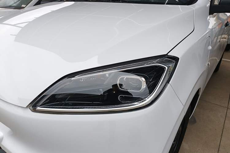 Used Wuling Hongguang New Energy 2024 All-Electric Model 300KM Standard Version Left Front Headlight