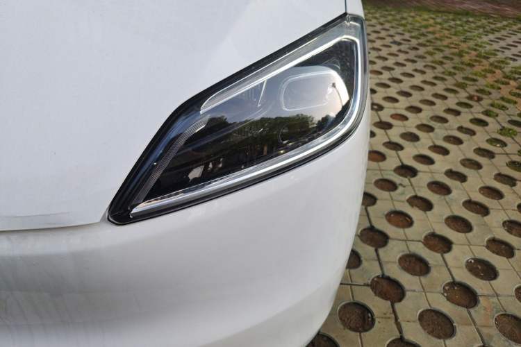 Used Wuling Hongguang New Energy 2024 All-Electric Model 300KM Standard Version Left Front Headlight
