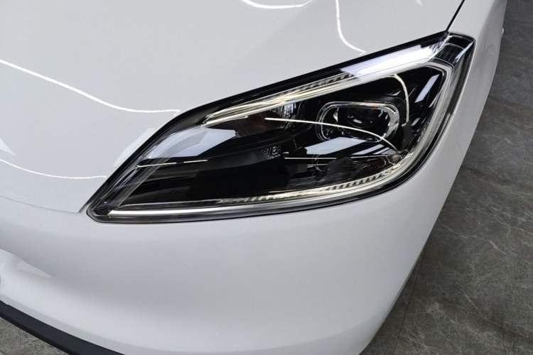 Used Wuling Hongguang New Energy 2024 All-Electric Model 300KM Practical Version Left Front Headlight