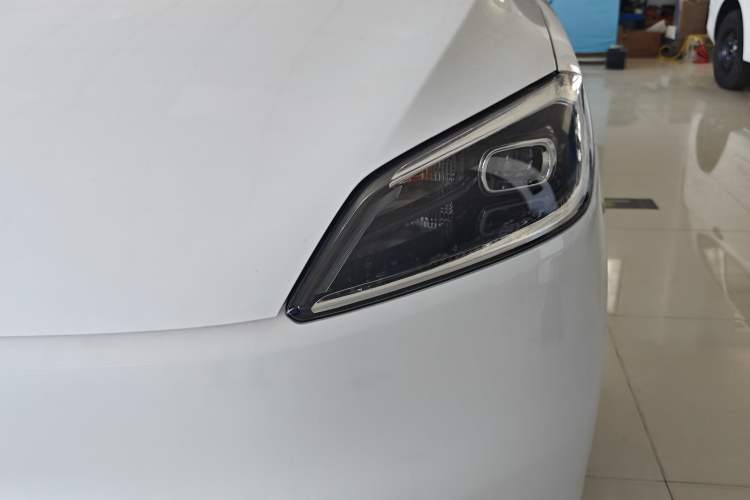 Used Wuling Hongguang New Energy 2024 All-Electric Model 300KM Practical Version Left Front Headlight