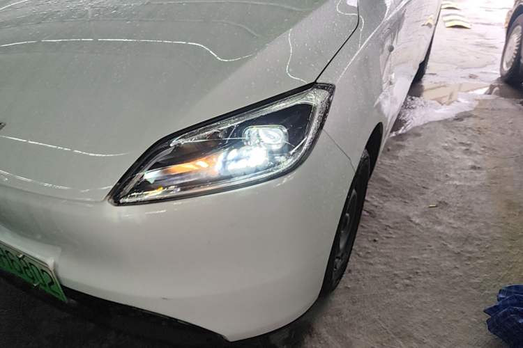 Used Wuling Hongguang New Energy 2024 All-Electric Model 300KM Standard Version Left Front Headlight