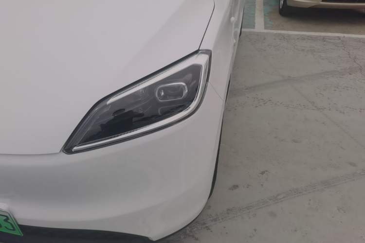 Used Wuling Hongguang New Energy 2024 All-Electric Model 300KM Practical Version Left Front Headlight