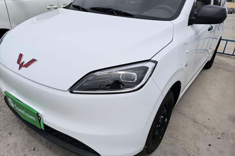 Used Wuling Hongguang New Energy 2024 All-Electric Model 300KM Standard Version Left Front Headlight
