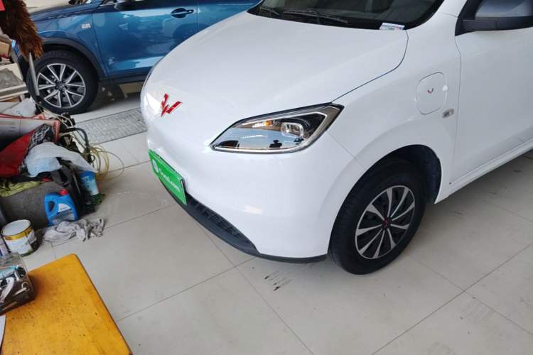 Used Wuling Hongguang New Energy 2024 All-Electric Model 300KM Practical Version Left Front Headlight