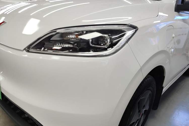 Used Wuling Hongguang New Energy 2024 All-Electric Model 300KM Standard Version Left Front Headlight