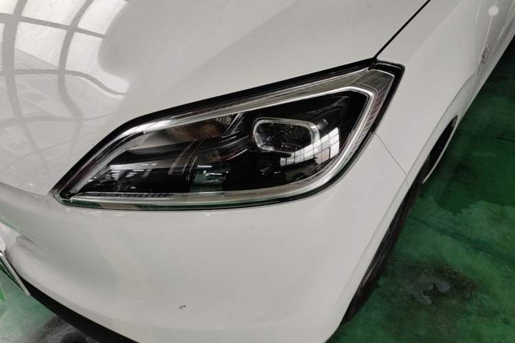 Used Wuling Hongguang New Energy 2024 All-Electric Model 300KM Standard Version Left Front Headlight