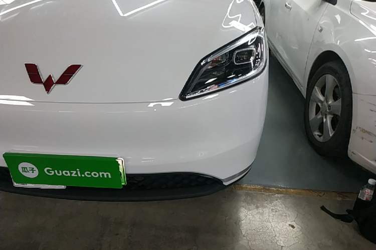 Used Wuling Hongguang New Energy 2024 All-Electric Model 300KM Standard Version Left Front Headlight
