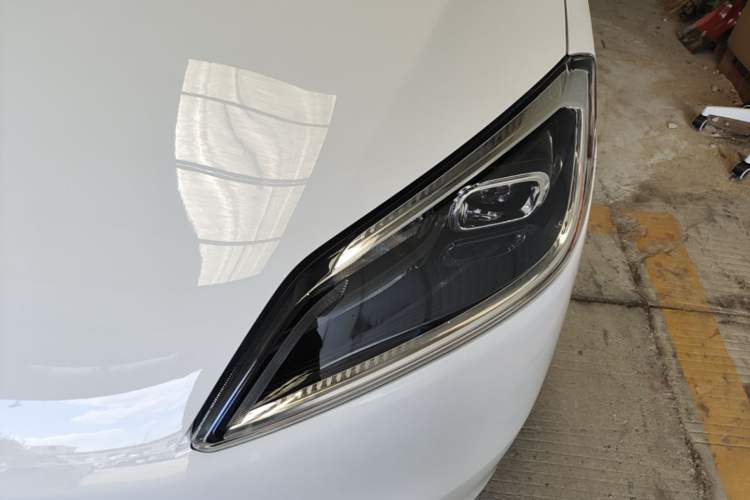 Used Wuling Hongguang New Energy 2024 All-Electric Model 300KM Standard Version Left Front Headlight