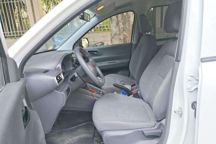 Used Wuling Hongguang New Energy 2024 All-Electric Model 300KM Practical Version Left Front Seat