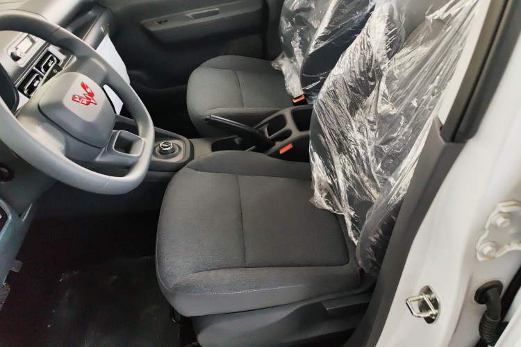 Used Wuling Hongguang New Energy 2024 All-Electric Model 300KM Practical Version Left Front Seat