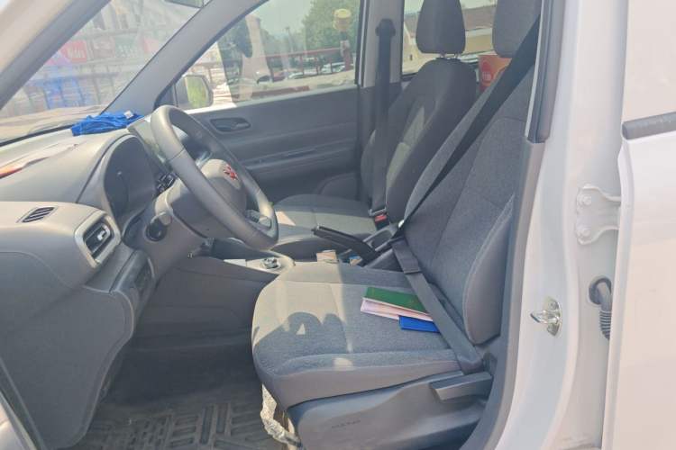 Used Wuling Hongguang New Energy 2024 All-Electric Model 300KM Practical Version Left Front Seat