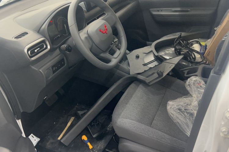 Used Wuling Hongguang New Energy 2024 All-Electric Model 300KM Standard Version Left Front Seat