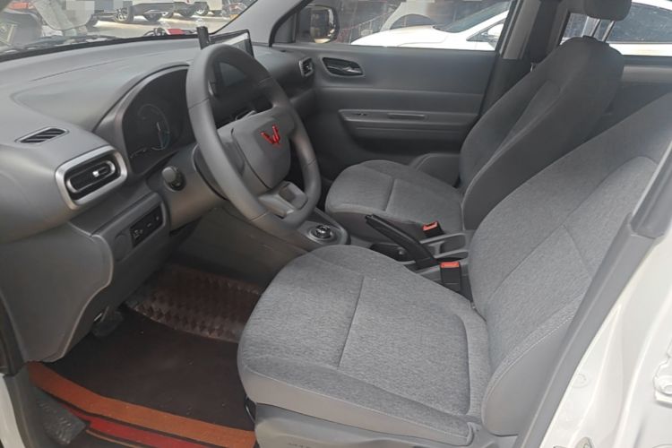 Used Wuling Hongguang New Energy 2024 All-Electric Model 300KM Standard Version Left Front Seat