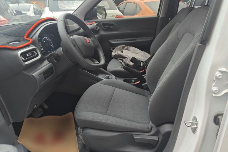 Used Wuling Hongguang New Energy 2024 All-Electric Model 300KM Standard Version Left Front Seat