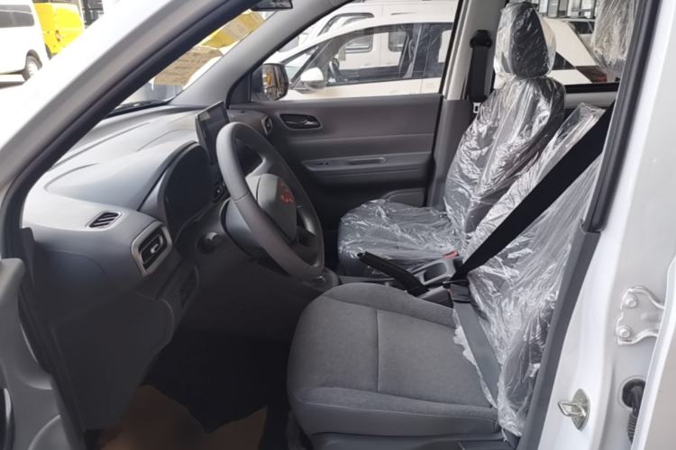 Used Wuling Hongguang New Energy 2024 All-Electric Model 300KM Standard Version Left Front Seat