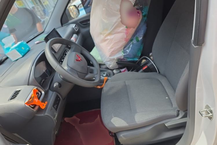 Used Wuling Hongguang New Energy 2024 All-Electric Model 300KM Standard Version Left Front Seat