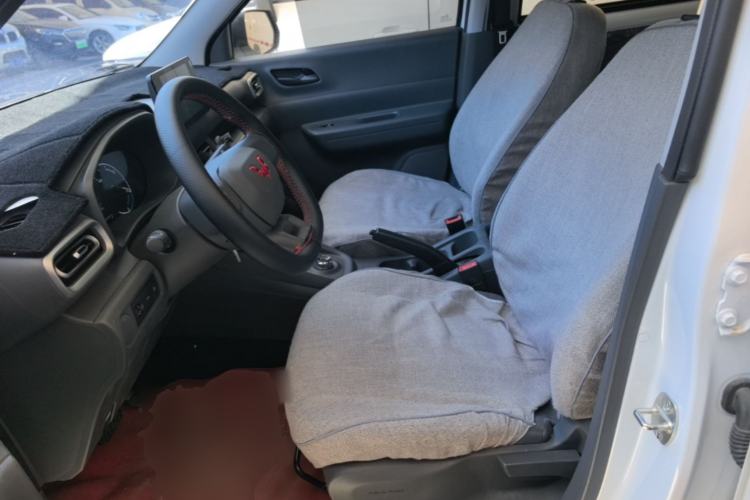 Used Wuling Hongguang New Energy 2024 All-Electric Model 300KM Standard Version Left Front Seat