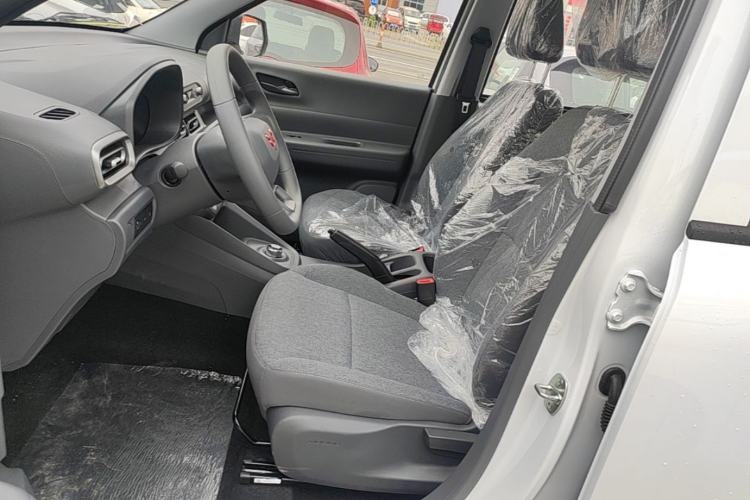 Used Wuling Hongguang New Energy 2024 All-Electric Model 300KM Practical Version Left Front Seat