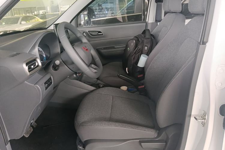 Used Wuling Hongguang New Energy 2024 All-Electric Model 300KM Standard Version Left Front Seat