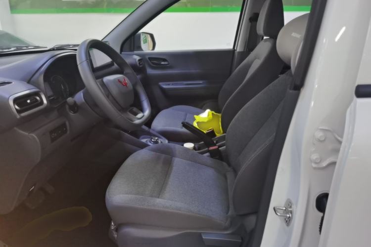 Used Wuling Hongguang New Energy 2024 All-Electric Model 300KM Standard Version Left Front Seat