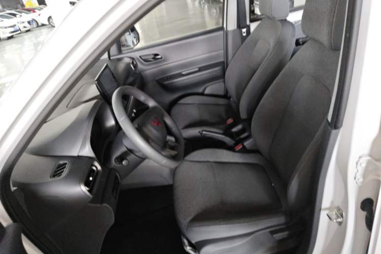 Used Wuling Hongguang New Energy 2024 All-Electric Model 300KM Standard Version Left Front Seat
