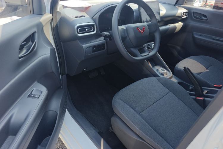 Used Wuling Hongguang New Energy 2024 All-Electric Model 300KM Practical Version Left Front Seat