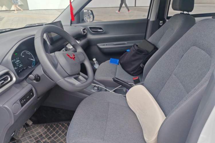 Used Wuling Hongguang New Energy 2024 All-Electric Model 300KM Practical Version Left Front Seat