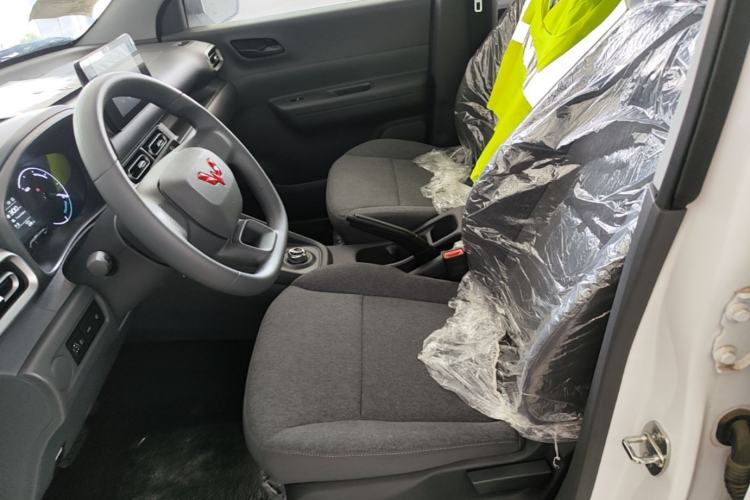 Used Wuling Hongguang New Energy 2024 All-Electric Model 300KM Standard Version Left Front Seat