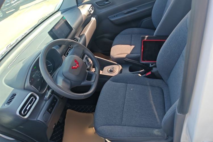 Used Wuling Hongguang New Energy 2024 All-Electric Model 300KM Standard Version Left Front Seat