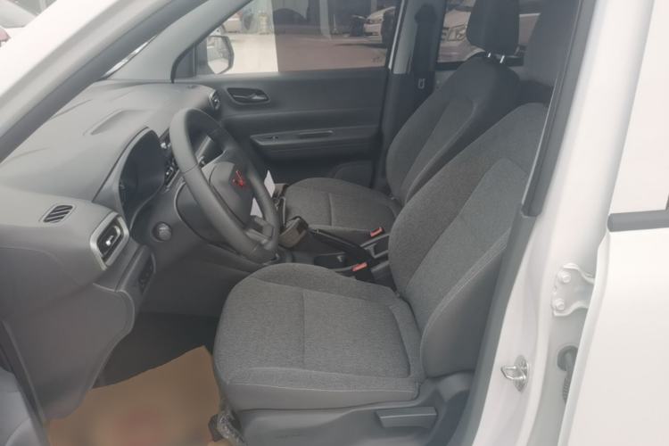 Used Wuling Hongguang New Energy 2024 All-Electric Model 300KM Practical Version Left Front Seat