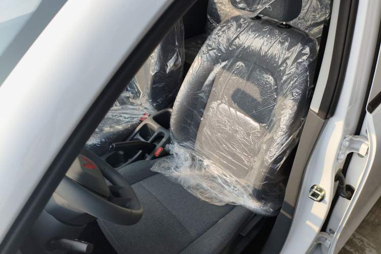 Used Wuling Hongguang New Energy 2024 All-Electric Model 300KM Standard Version Left Front Seat