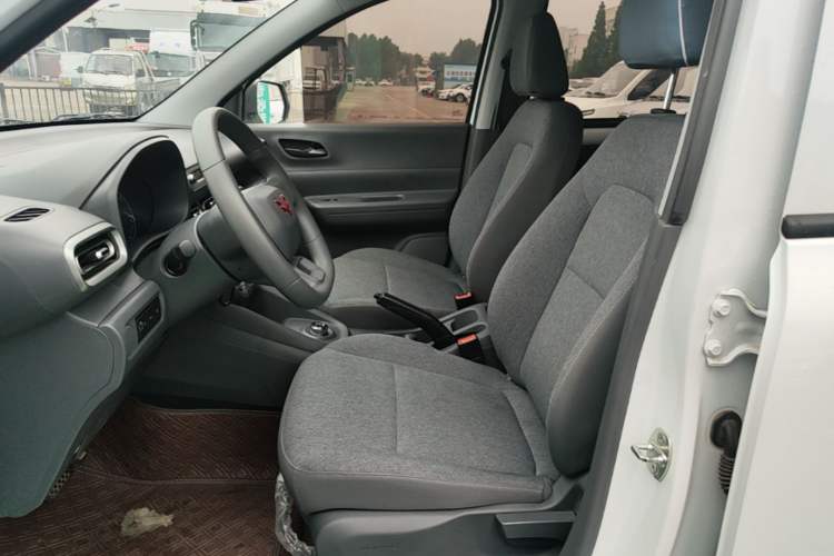 Used Wuling Hongguang New Energy 2024 All-Electric Model 300KM Practical Version Left Front Seat