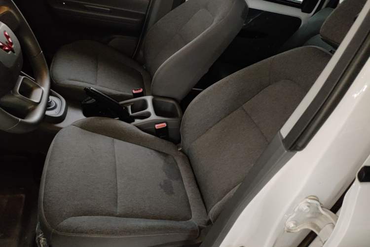 Used Wuling Hongguang New Energy 2024 All-Electric Model 300KM Standard Version Left Front Seat