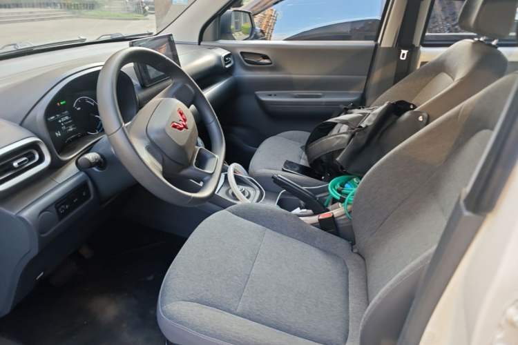 Used Wuling Hongguang New Energy 2024 All-Electric Model 300KM Standard Version Left Front Seat