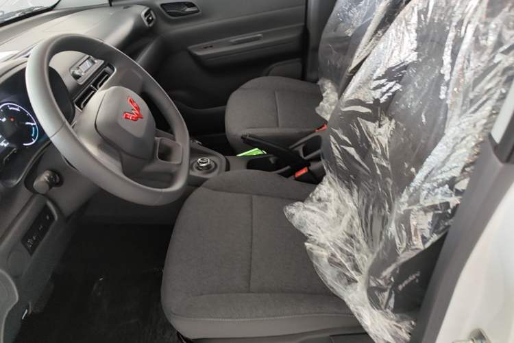 Used Wuling Hongguang New Energy 2024 All-Electric Model 300KM Practical Version Left Front Seat
