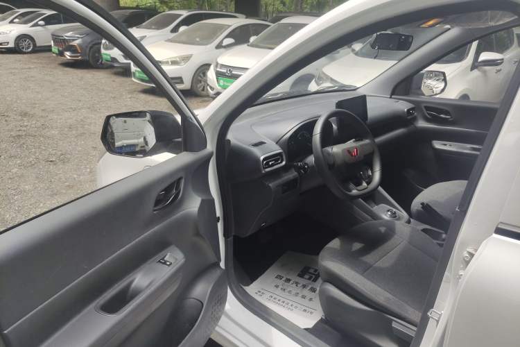 Used Wuling Hongguang New Energy 2024 All-Electric Model 300KM Standard Version Left Front Seat