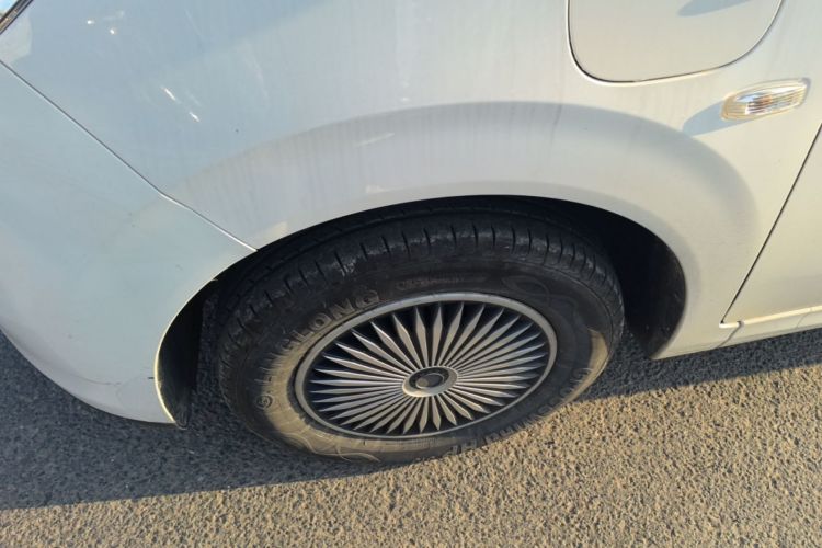 Used Wuling Hongguang New Energy 2024 All-Electric Model 300KM Standard Version Left Front Wheel Hub
