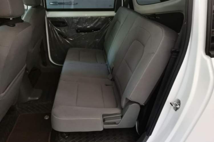 Used Wuling Hongguang New Energy 2024 All-Electric Model 300KM Standard Version Left Rear Seat