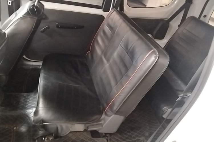 Used Wuling Hongguang New Energy 2024 All-Electric Model 300KM Standard Version Left Rear Seat