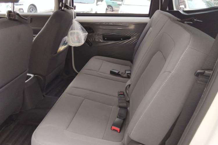 Used Wuling Hongguang New Energy 2024 All-Electric Model 300KM Practical Version Left Rear Seat