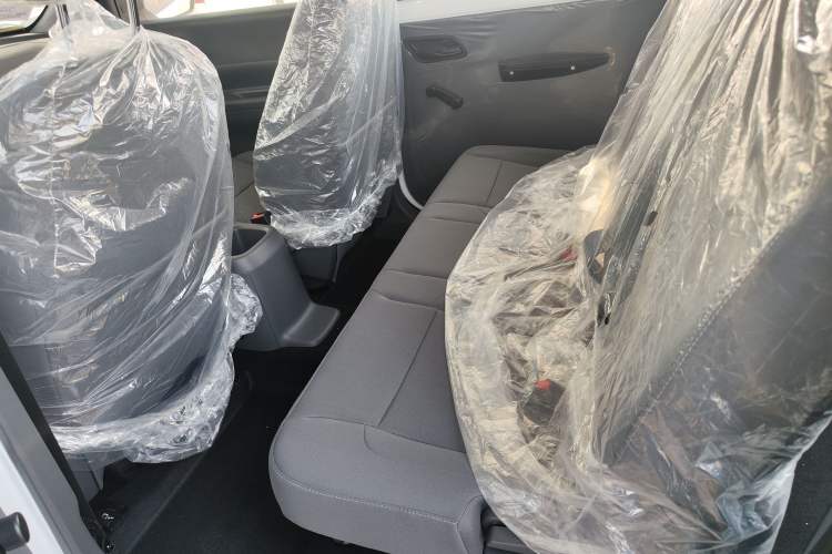 Used Wuling Hongguang New Energy 2024 All-Electric Model 300KM Practical Version Left Rear Seat