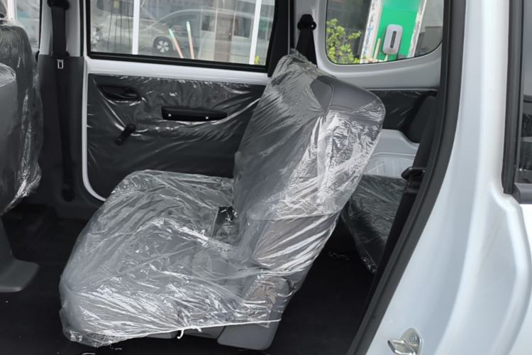 Used Wuling Hongguang New Energy 2024 All-Electric Model 300KM Standard Version Left Rear Seat