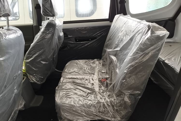 Used Wuling Hongguang New Energy 2024 All-Electric Model 300KM Standard Version Left Rear Seat