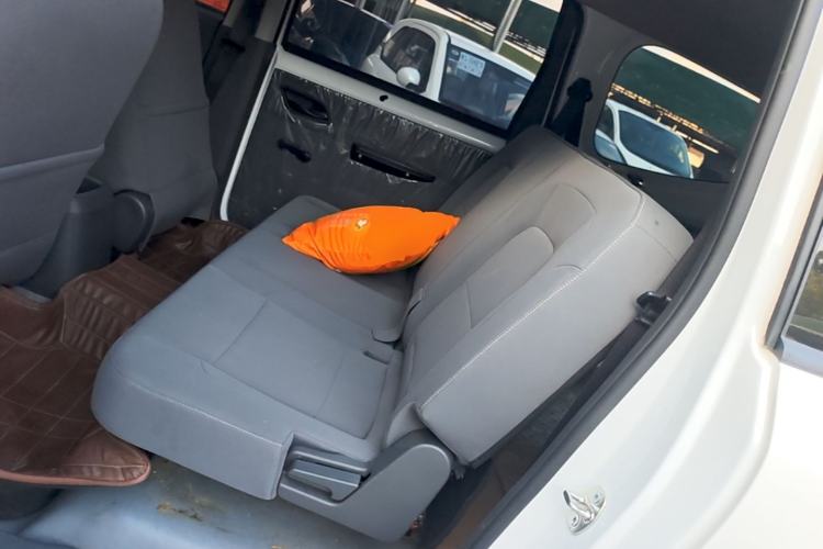 Used Wuling Hongguang New Energy 2024 All-Electric Model 300KM Practical Version Left Rear Seat